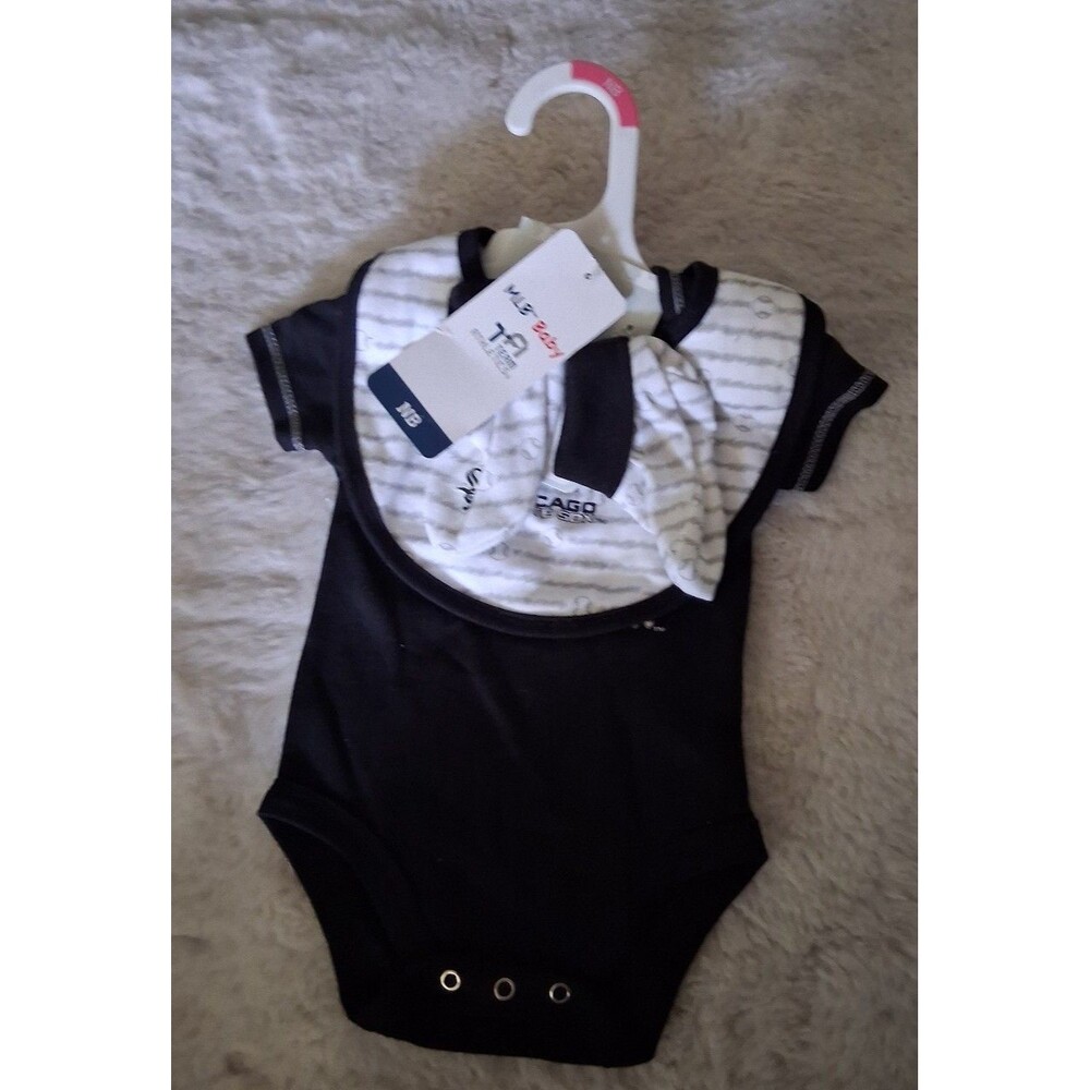 MLB Baby Black Bodysuit and Bib Set